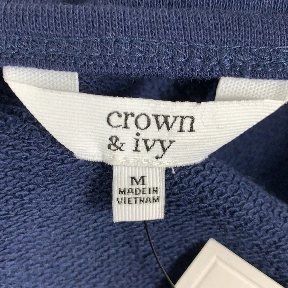 Crown & Ivy 3/4 Raw Edge Ellie Sweeper Top Navy M - Picture 12 of 13